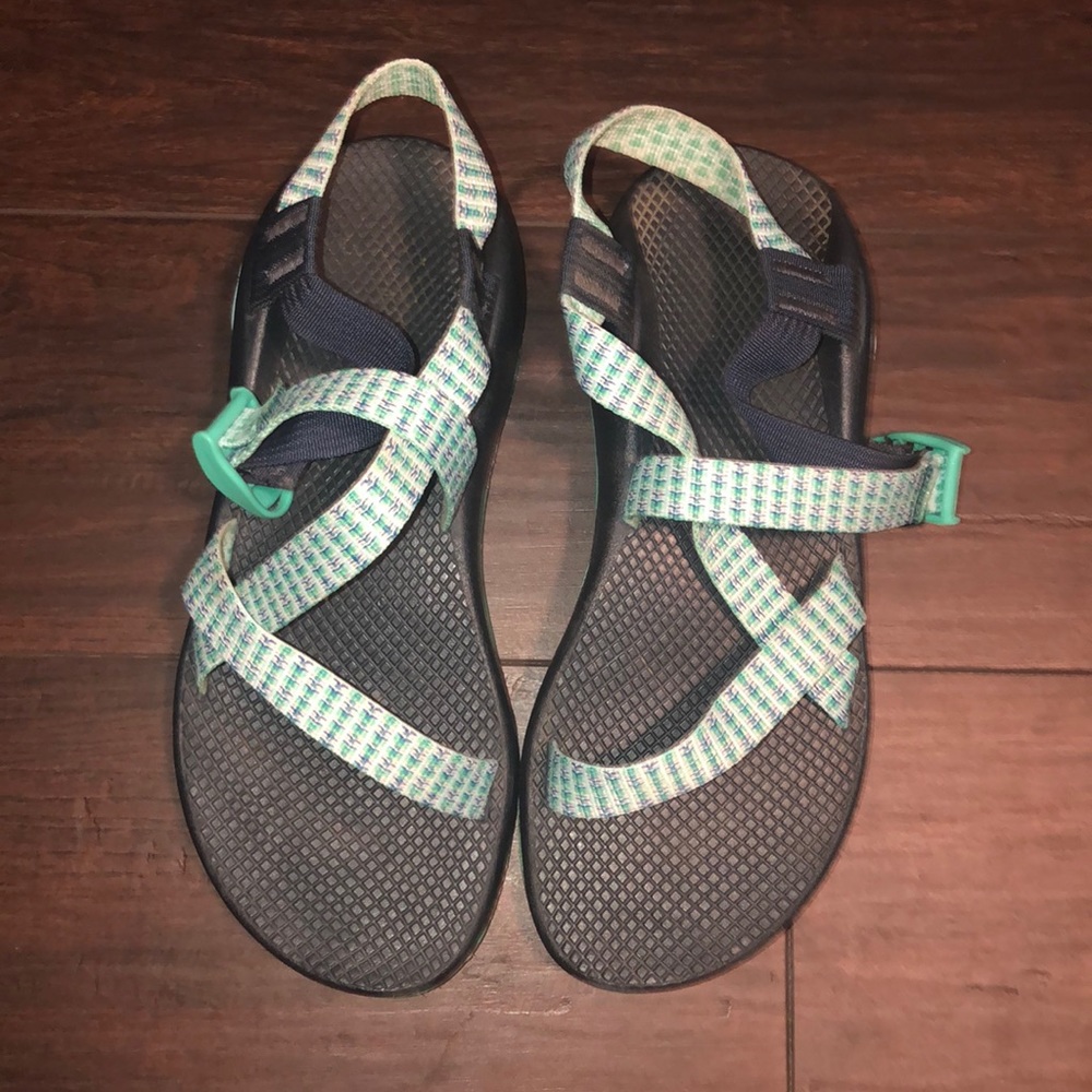 Women’s size 10 single strap, blue chacos